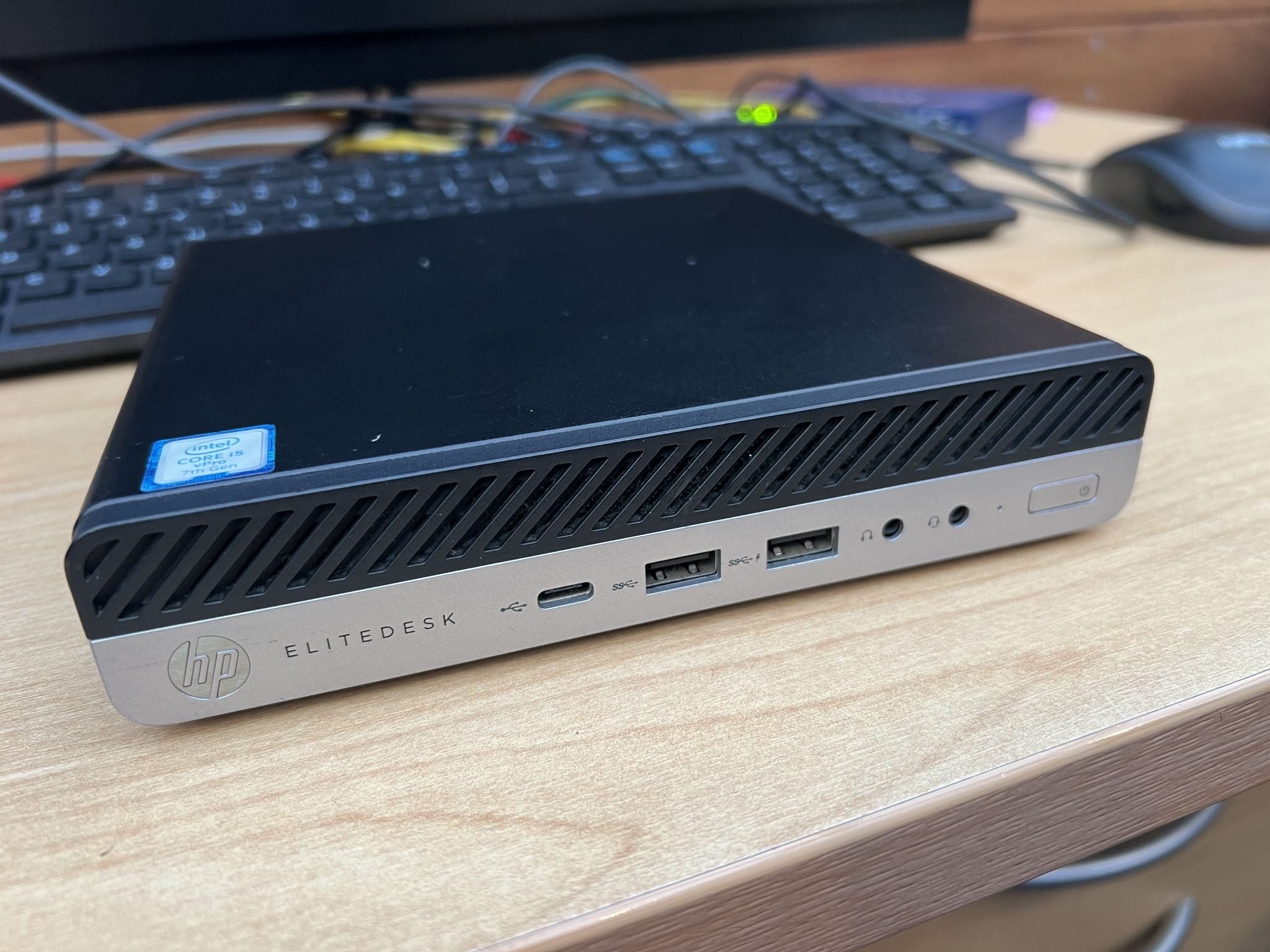 HP EliteDesk 800 G3 Mini 35W 16GB 500GB SSD Windows 11 – Xces IT